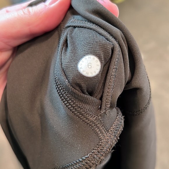 Olive Green Lululemon Crop Tights 21” - Picture 4 of 4